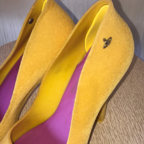 Yellow Vivienne Westwood velvet high heels - Picture 3 of 9